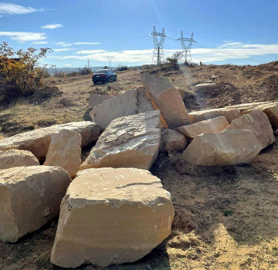 5 asırlık Hersekzade Ahmet Paşa Camisi için aranan ‘Keşan taşı’ 3 yıl sonra bulundu. Adı ‘Evliya Çelebi'nin Seyahatnamesi'nde geçiyor - Resim: 1